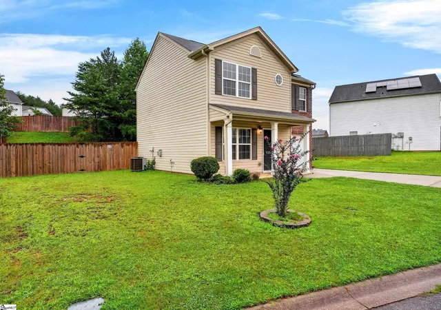 Photo 3 of Single family home for sale at 626 Duncan Station Dr, Duncan, SC 29334 | MLS# 1597882 | Listing updated on 2026-08-12