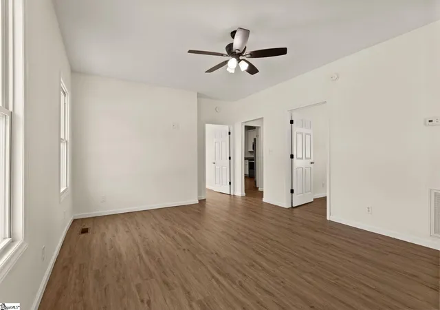 Photo 3 of Single family home for sale at 101 Gordon St, Clinton, SC 29325 | MLS# 1600263 | Listing updated on 2026-09-04