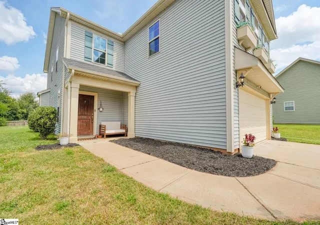 Photo 2 of Sale Pending at 512 Furman Creek Ct, Moore, SC 29369 | MLS# 1602252 | Listing updated on 2026-08-31