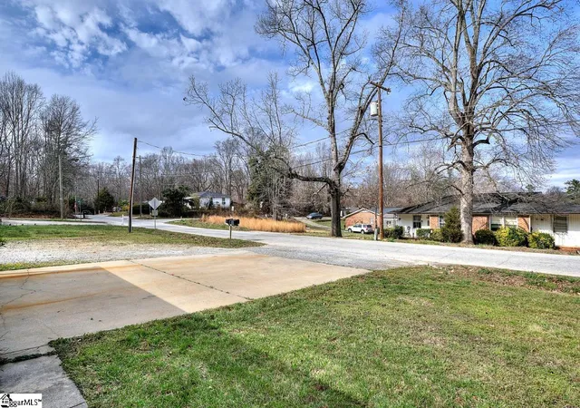 2nd image of 315 Ivydale Dr, Greenville, SC 29609 | MLS# 1583860