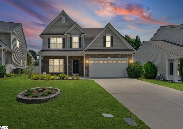 Photo 2 of Single family home for sale at 211 Keelin Ln, Greer, SC 29650 | MLS# 1596690 | Listing updated on 2026-08-18