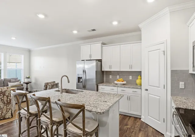 Photo 3 of Townhouse for sale at 6 Planters Pl, Greer, SC 29650 | MLS# 1588387 | Listing updated on 2026-07-27