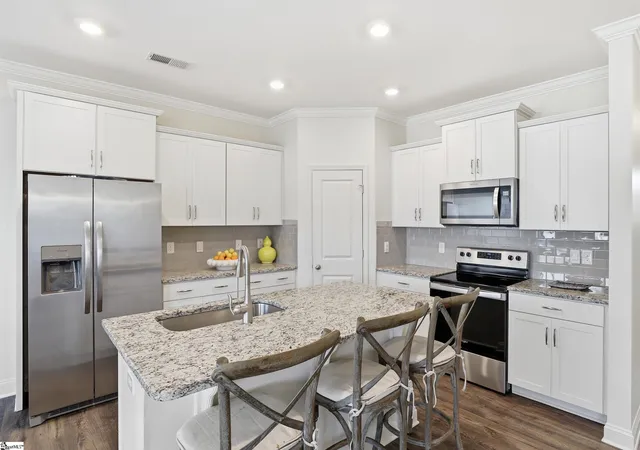Photo 4 of Townhouse for sale at 6 Planters Pl, Greer, SC 29650 | MLS# 1588387 | Listing updated on 2026-07-27