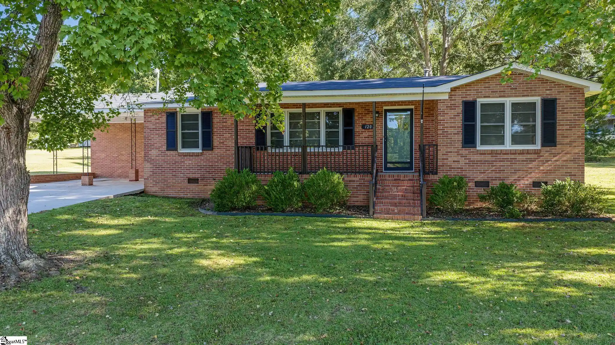 Photo 1 of Single family home for sale at 120 Kingston Dr, Laurens, SC 29360 | MLS# 1606738 | Listing updated on 2026-10-29