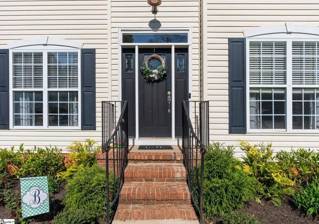 Photo 3 of Single family home for sale at 343 Woodsberry Shoals Dr, Duncan, SC 29334 | MLS# 1599074 | Listing updated on 2026-08-07