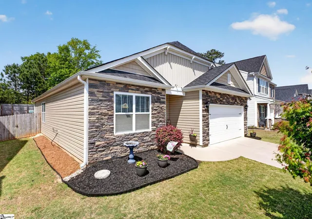 Photo 4 of Single family home for sale at 315 Tolbert Dr, Greenwood, SC 29649 | MLS# 1587716 | Listing updated on 2026-08-04