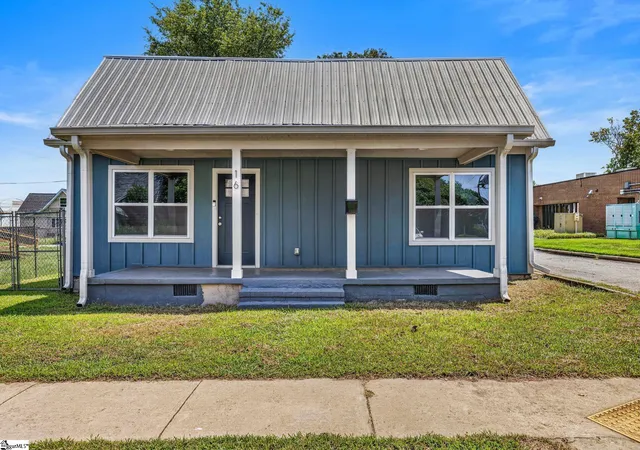 Photo 1 of Single family home for sale at 16 Welch St, Greenville, SC 29605 | MLS# 1600882 | Listing updated on 2026-09-14