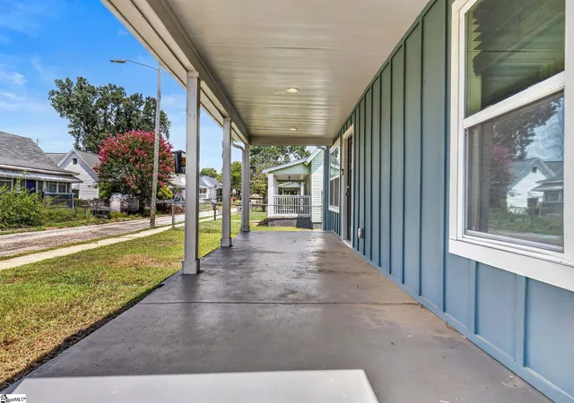 Photo 2 of Single family home for sale at 16 Welch St, Greenville, SC 29605 | MLS# 1600882 | Listing updated on 2026-09-14