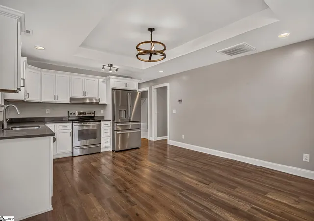 Photo 4 of Single family home for sale at 16 Welch St, Greenville, SC 29605 | MLS# 1600882 | Listing updated on 2026-09-14