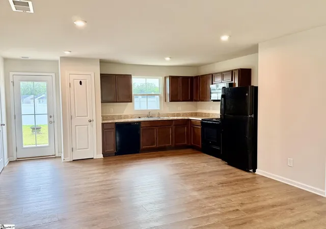 2nd image of 818 Cranbrook Dr, Woodruff, SC 29388 | MLS# 1593515