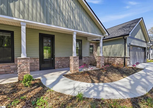 Homes for sale in Travelers Rest, SC | 121 Tubbs Mountain Rd, Travelers Rest, SC 29690 | MLS# 1586234