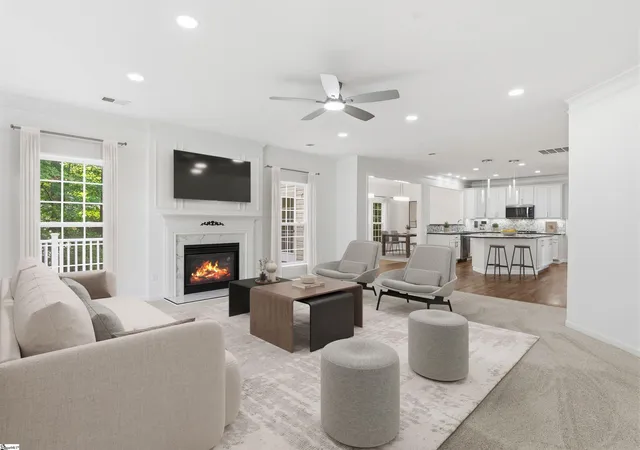 Photo 4 of Single family home for sale at 39 Waters Reach Ln, Simpsonville, SC 29681 | MLS# 1591428 | Listing updated on 2026-09-22