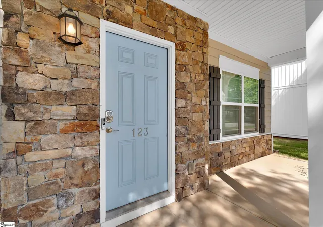 Photo 2 of Single family home for sale at 123 Carruth St, Simpsonville, SC 29680 | MLS# 1597341 | Listing updated on 2026-09-11