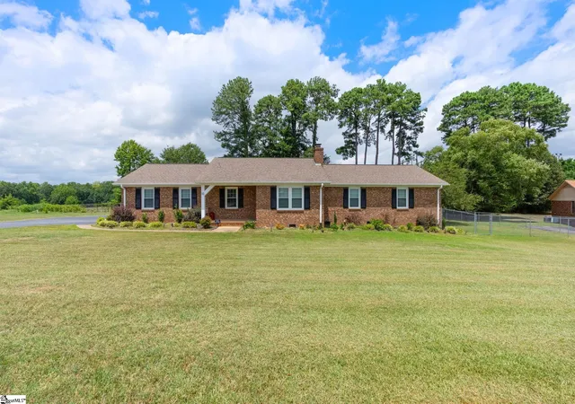 Photo 1 of Sale Pending at 10 Terrell St, Spartanburg, SC 29301 | MLS# 1598677 | Listing updated on 2026-08-22