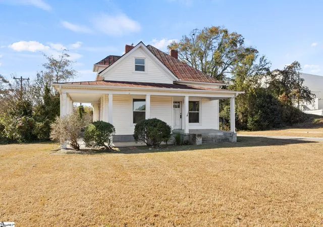 Photo 2 of Single family home for sale at 5994 N Old Laurens Rd, Gray Court, SC 29645 | MLS# 1599695 | Listing updated on 2026-08-04
