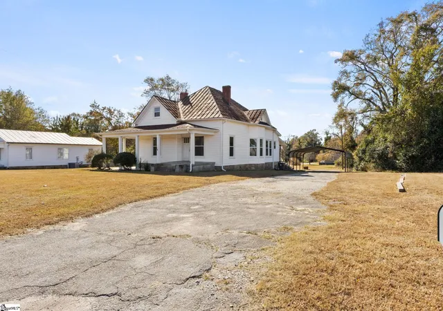 Photo 3 of Single family home for sale at 5994 N Old Laurens Rd, Gray Court, SC 29645 | MLS# 1599695 | Listing updated on 2026-08-04