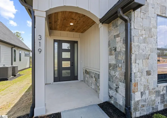 3rd image of 319 Eagle Mill Ln, Greer, SC 29651 | MLS# 1571394