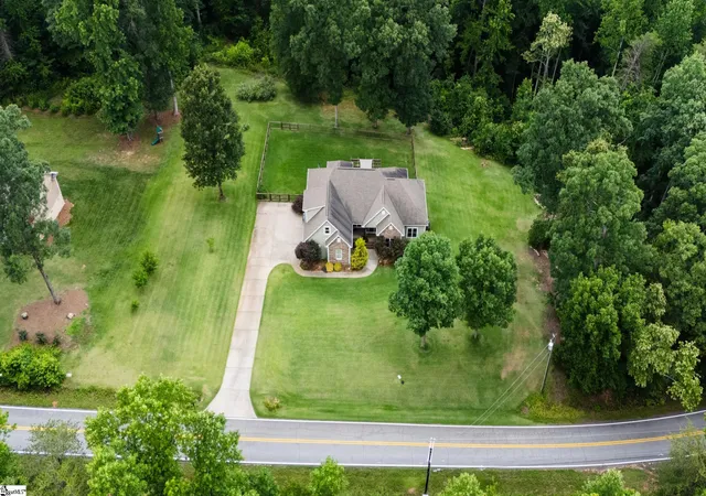 Photo 3 of Single family home for sale at 157 Pink Dill Mill Rd, Greer, SC 29651 | MLS# 1596853 | Listing updated on 2026-09-14