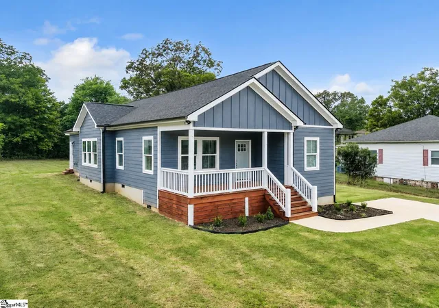 Photo 1 of Single family home for sale at 54 3rd Ave, Greenville, SC 29611 | MLS# 1600995 | Listing updated on 2026-09-12