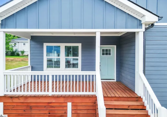 Photo 3 of Single family home for sale at 54 3rd Ave, Greenville, SC 29611 | MLS# 1600995 | Listing updated on 2026-09-12