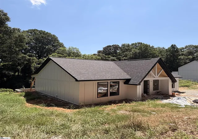 Photo 4 of Single family home for sale at 118 Harlem St, Easley, SC 29640 | MLS# 1592827 | Listing updated on 2026-07-30