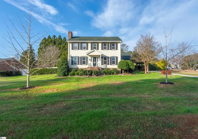 Photo 4 of Single family home for sale at 102 Yorkshire Dr, Anderson, SC 29625 | MLS# 1598510 | Listing updated on 2026-07-22