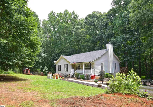 Homes for sale in Wellford, SC | 450 Waspnest Rd, Wellford, SC 29385 | MLS# 1596144