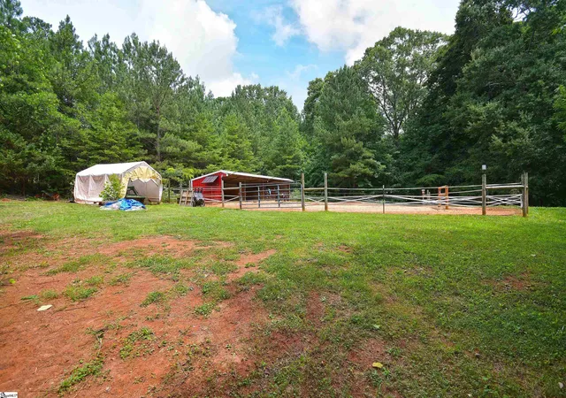 Homes for sale in Wellford, SC | 450 Waspnest Rd, Wellford, SC 29385 | MLS# 1596144