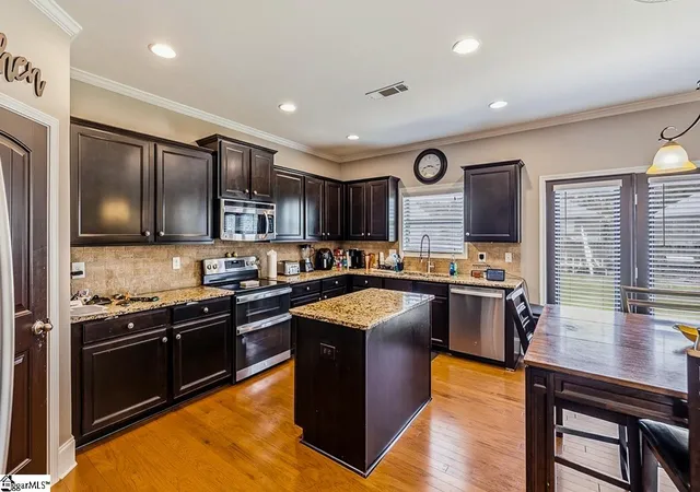 Homes for sale in Simpsonville, SC | 207 Kings Heath Ln, Simpsonville, SC 29680 | MLS# 1596397