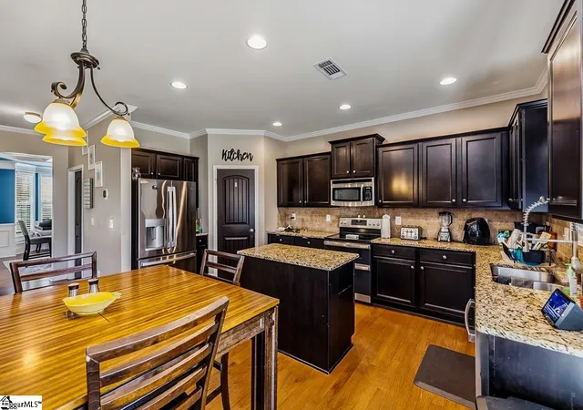 Homes for sale in Simpsonville, SC | 207 Kings Heath Ln, Simpsonville, SC 29680 | MLS# 1596397