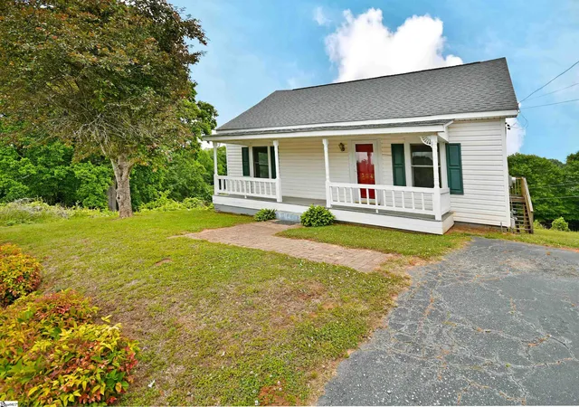 1st image of 304 N 1st St, Easley, SC 29640 | MLS# 1599549