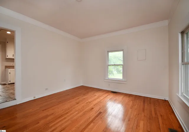 Photo 3 of Single family home for sale at 304 N 1St St, Easley, SC 29640 | MLS# 1599549 | Listing updated on 2026-09-18