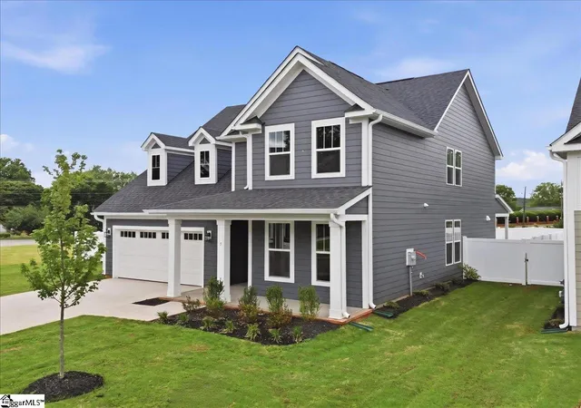 Photo 2 of Single family home for sale at 5 Pelham Crossing Dr, Greenville, SC 29615 | MLS# 1600867 | Listing updated on 2026-09-04
