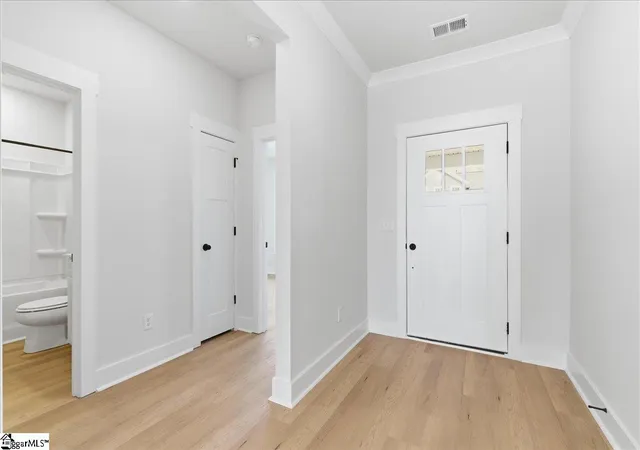 Photo 3 of Single family home for sale at 5 Pelham Crossing Dr, Greenville, SC 29615 | MLS# 1600867 | Listing updated on 2026-09-04