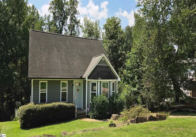 Photo 1 of Single family home for sale at 658 Maple Dr, Greer, SC 29651 | MLS# 1602184 | Listing updated on 2026-09-09