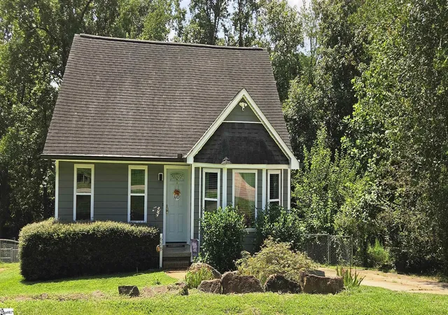 Photo 2 of Single family home for sale at 658 Maple Dr, Greer, SC 29651 | MLS# 1602184 | Listing updated on 2026-09-09