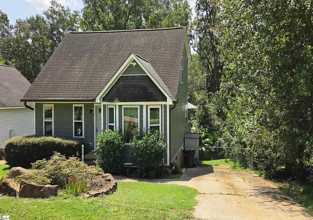 Photo 2 of Single family home for sale at 658 Maple Dr, Greer, SC 29651 | MLS# 1602184 | Listing updated on 2026-09-09