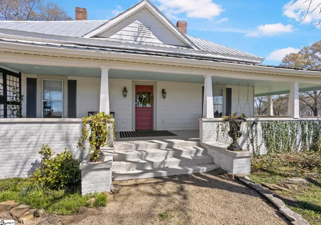 Homes for sale in Pelzer, SC | 108 Main St, Pelzer, SC 29669 | MLS# 1585687