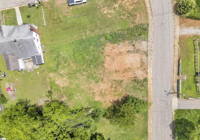 2nd image of 304 Sullivan St, Greenville, SC 29605 | MLS# 1574577