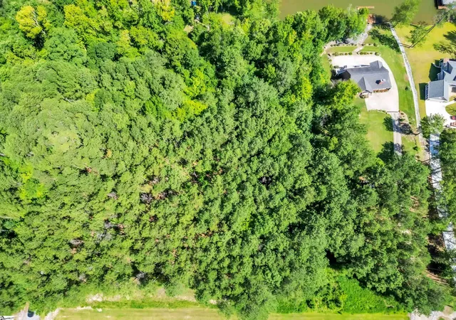 Photo 3 of Land for sale at 820 Eagles Harbor Dr, Hodges, SC 29653 | MLS# 1597088 | Listing updated on 2026-09-02