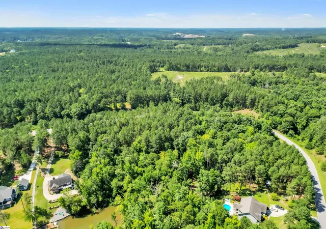Photo 4 of Land for sale at 820 Eagles Harbor Dr, Hodges, SC 29653 | MLS# 1597088 | Listing updated on 2026-09-02