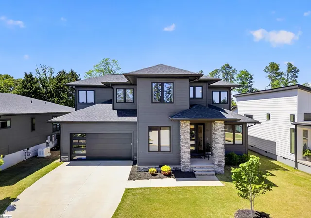 Photo 1 of Single family home for sale at 20 Village Crest Dr, Greenville, SC 29607 | MLS# 1593361 | Listing updated on 2026-08-13