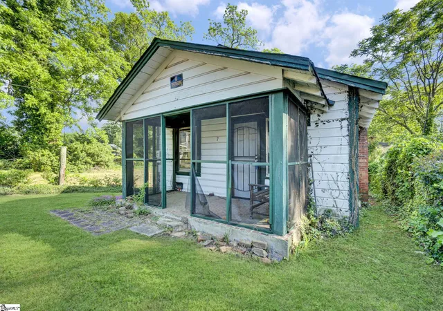 2nd image of 7 Dobbs St, Greenville, SC 29605 | MLS# 1589446