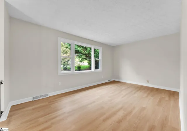 Photo 4 of Single family home for sale at 106 Keene Dr, Travelers Rest, SC 29690 | MLS# 1599165 | Listing updated on 2026-09-14