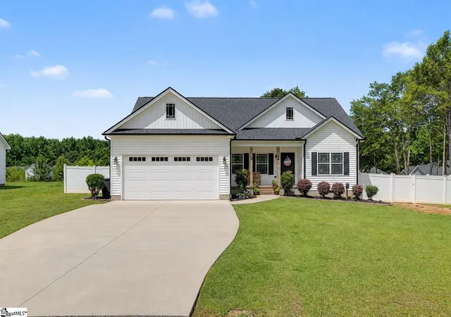 Homes for sale in Pelzer, SC | 231 Addison Cir, Pelzer, SC 29669 | MLS# 1595533