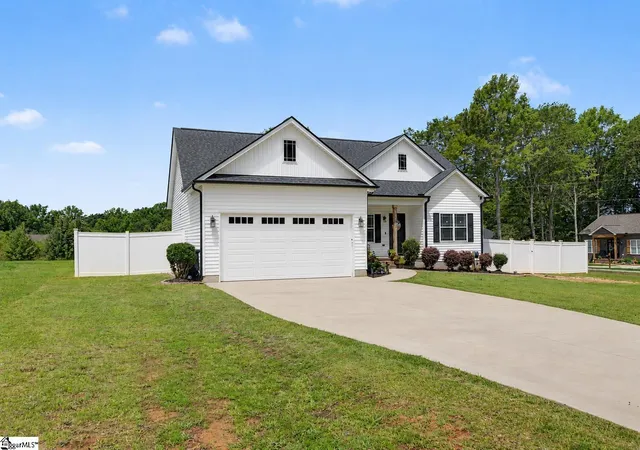 Homes for sale in Pelzer, SC | 231 Addison Cir, Pelzer, SC 29669 | MLS# 1595533