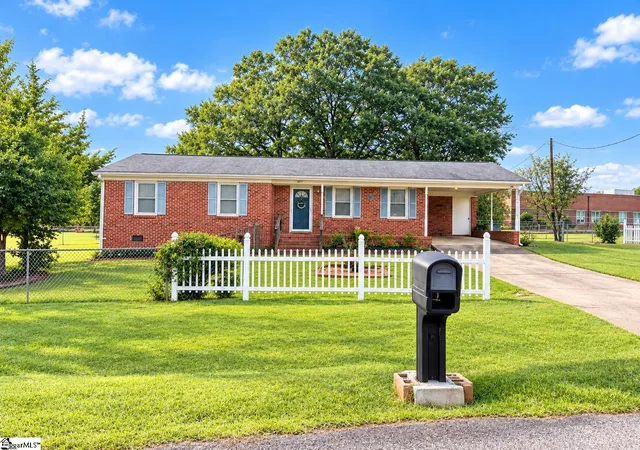 Photo 1 of Single family home for sale at 12 Ferol Dr, Greenville, SC 29611 | MLS# 1607576 | Listing updated on 2026-10-28