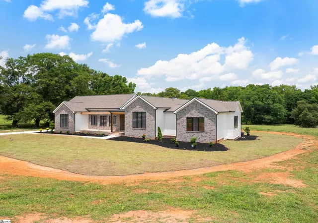 Homes for sale in Pelzer, SC | 774 Garrison Rd, Pelzer, SC 29669 | MLS# 1591011