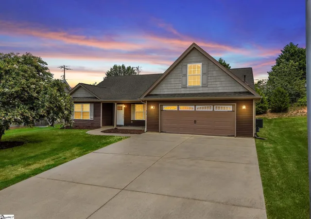Photo 1 of Single family home for sale at 319 Kelly Farm Rd, Moore, SC 29369 | MLS# 1596677 | Listing updated on 2026-09-04