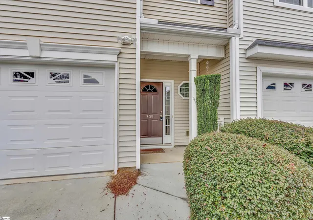 Homes for sale in Simpsonville, SC | 205 Shady Grove Dr, Simpsonville, SC 29681 | MLS# 1597614